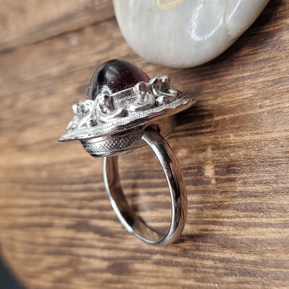 Whiting and‎ Davis size 7 R744 rare ruby  ring Gothic amulet - Picture 2 of 4